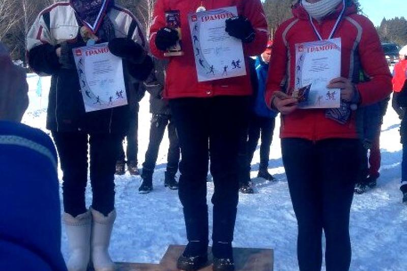 Поздравляем нашего преподавателя Гомзякову Галину Анатольевну с очередной победой на лыжных соревнованиях! 
